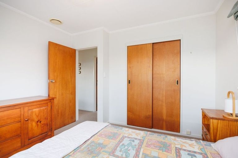 Photo of property in 2 Wharite Place, Awapuni, Palmerston North, 4412