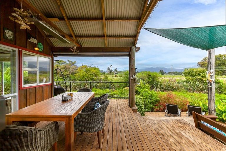 Photo of property in 50 Abel Tasman Drive, Takaka, 7110