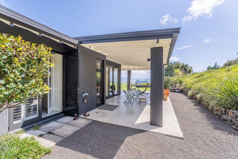 Photo of property in 49 Sarahs Hill, Hahei, Whitianga, 3591