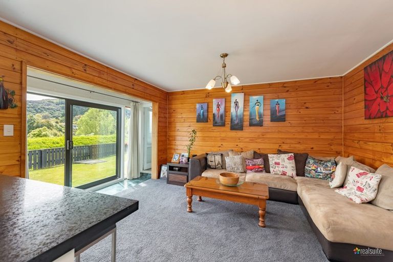 Photo of property in 17b Gemstone Drive, Birchville, Upper Hutt, 5018