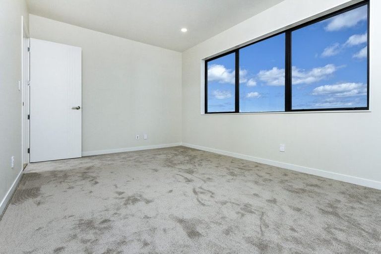 Photo of property in 51 Sunnyheights Road, Orewa, 0931