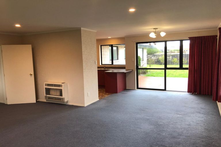 Photo of property in 20 Aspen Way, Kelvin Grove, Palmerston North, 4414