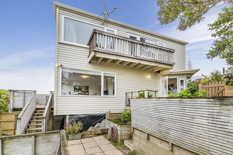 Photo of property in 3a Chancellor Way, Crofton Downs, Wellington, 6035