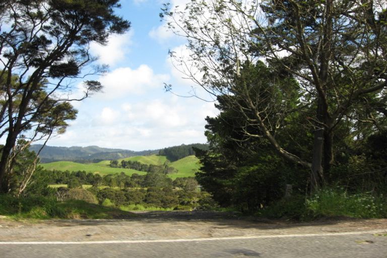 Photo of property in 217 Forest Hill Road, Waiatarua, Auckland, 0612