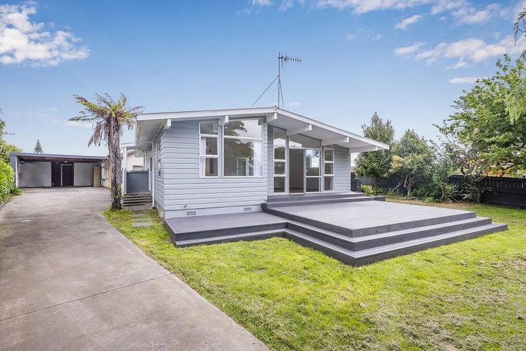 Photo of property in 32 Sylvan Avenue, Waikanae, 5036