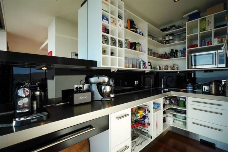 Photo of property in 1 Clearview Lane, Mount Pleasant, Christchurch, 8081