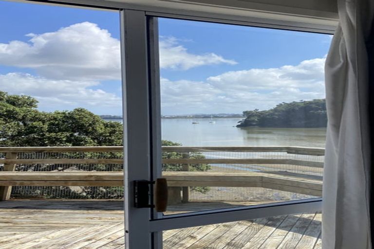 Photo of property in 109 Island Bay Road, Beach Haven, Auckland, 0626