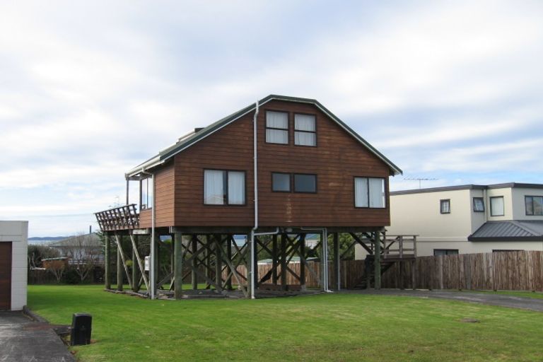 Photo of property in 6 Kotuku Place, Snells Beach, 0920