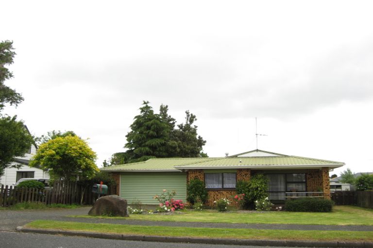 Photo of property in 13 Green Lane, Pukekohe, 2120