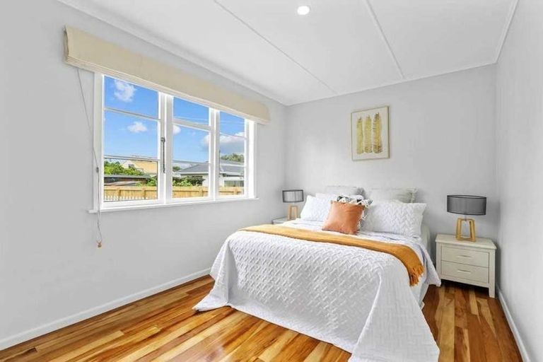Photo of property in 1/2 Esperanto Road, Papatoetoe, Auckland, 2025