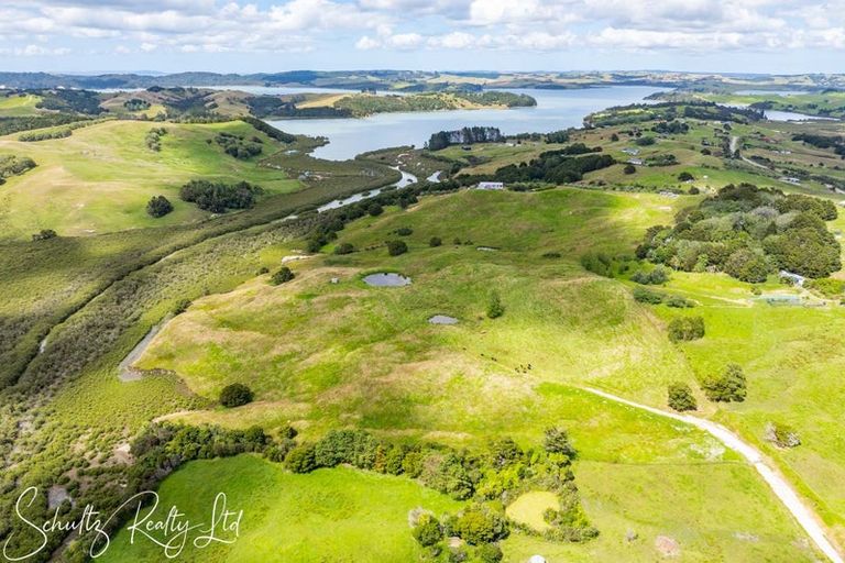 Photo of property in 215c Heatley Road, Whakapirau, 0583