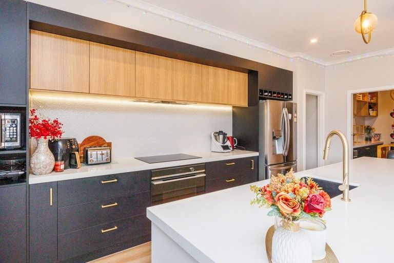 Photo of property in 11a Belvedere Crescent, Takaro, Palmerston North, 4412