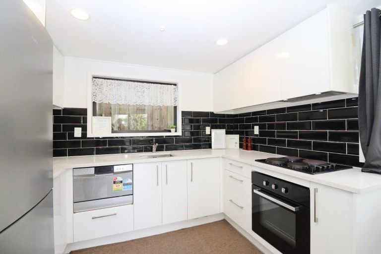 Photo of property in 71 Casuarina Road, Half Moon Bay, Auckland, 2012