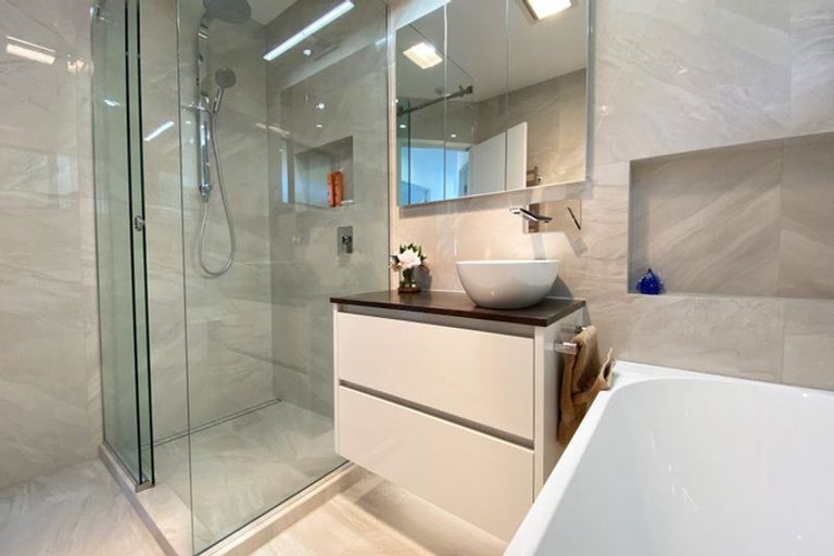 Photo of property in 34 Hayley Lane, East Tamaki Heights, Auckland, 2016