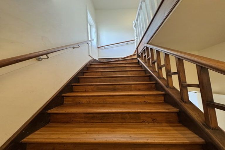 Photo of property in 77 Brougham Street, Mount Victoria, Wellington, 6011