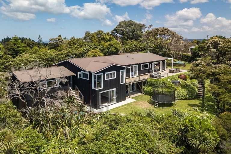 Photo of property in 373 Paremoremo Road, Paremoremo, Auckland, 0632