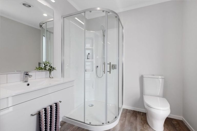 Photo of property in 1d Breakwater Way, Whitby, Porirua, 5024