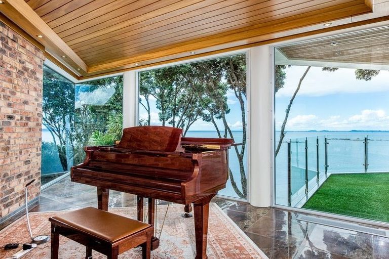 Photo of property in 60 Sharon Road, Waiake, Auckland, 0630