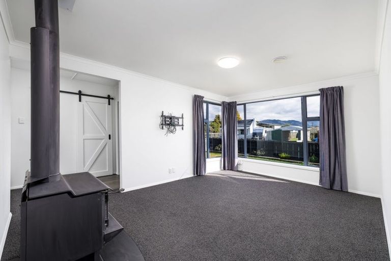 Photo of property in 1 Holmes Street, Waimate, 7924
