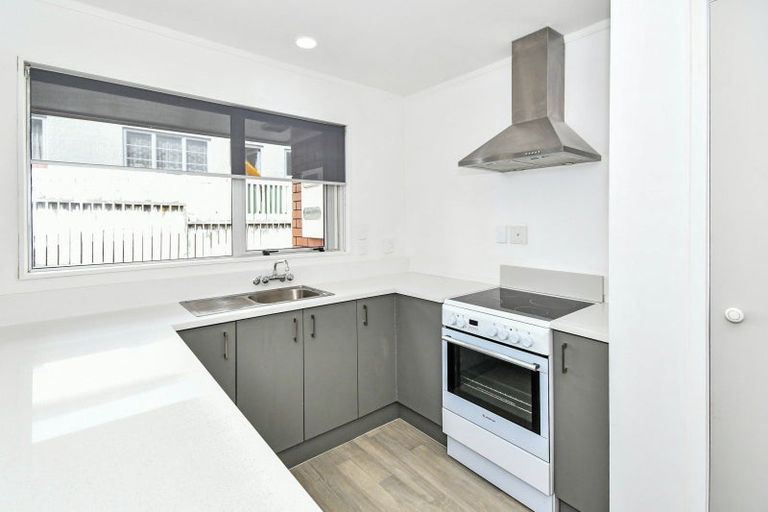 Photo of property in 2/15 East Street, Papakura, 2110