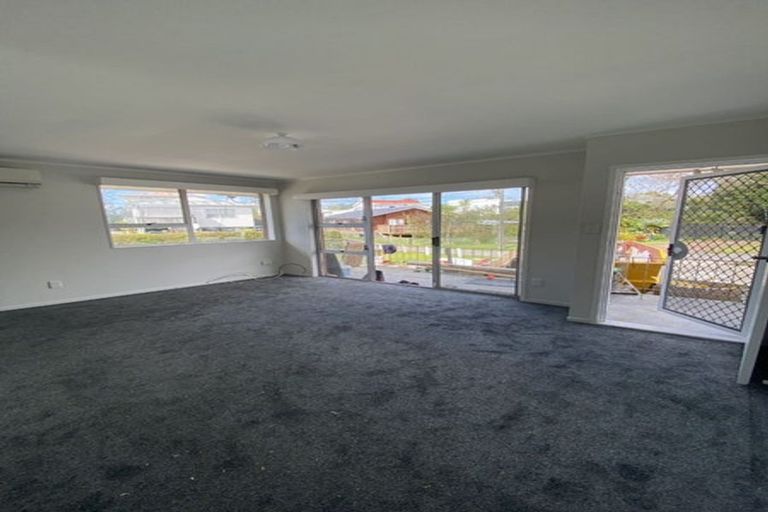 Photo of property in 1/55 Fruitvale Road, New Lynn, Auckland, 0600
