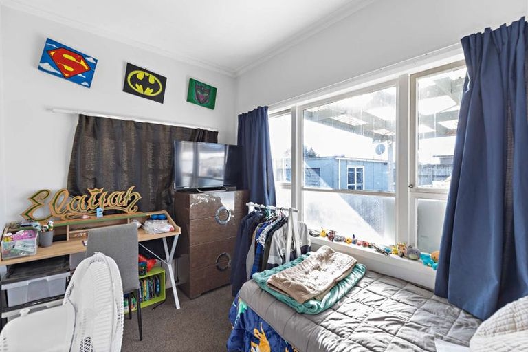 Photo of property in 15 Liverpool Street, Levin, 5510