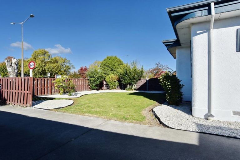 Photo of property in 213 Main North Road, Redwood, Christchurch, 8051