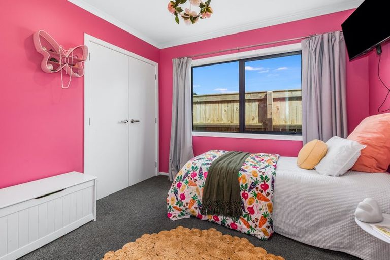 Photo of property in 4 Craigie Way, Wainuiomata, Lower Hutt, 5014