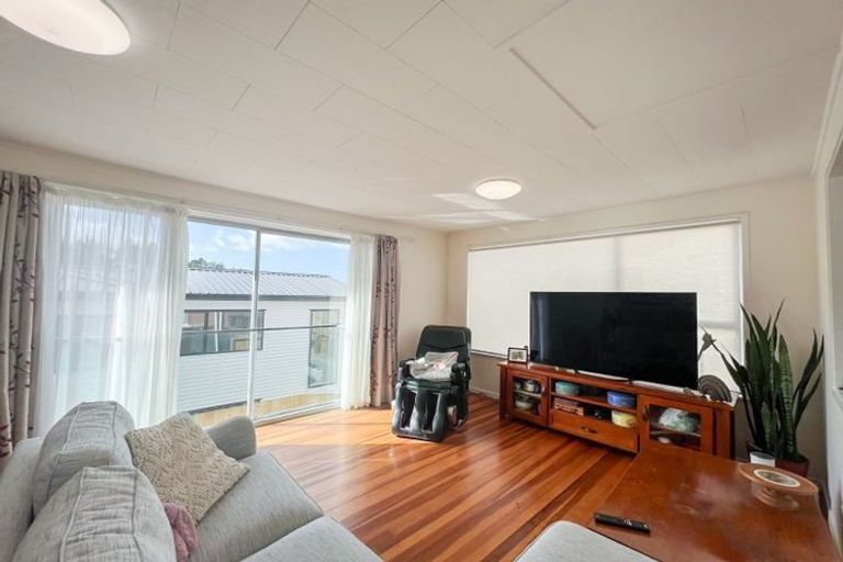 Photo of property in 26 Reynolds Place, Torbay, Auckland, 0630