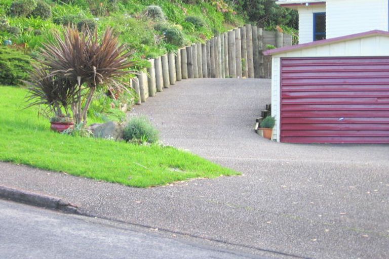 Photo of property in 6 Glenelg Road, Red Beach, 0932