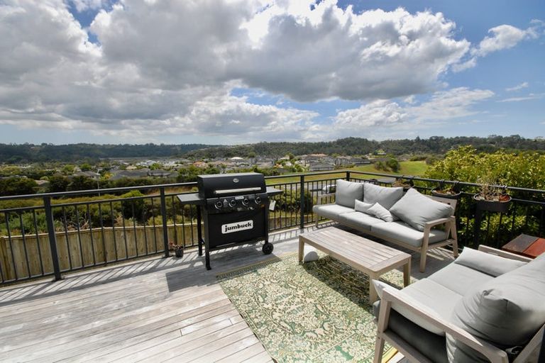 Photo of property in 11 Mauku Lane, Greenhithe, Auckland, 0632