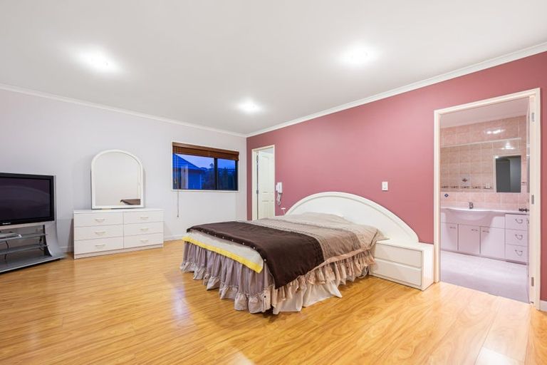 Photo of property in 24 Oakway Drive, Schnapper Rock, Auckland, 0632