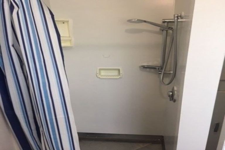 Photo of property in 1/25 West Coast Road, Glen Eden, Auckland, 0602