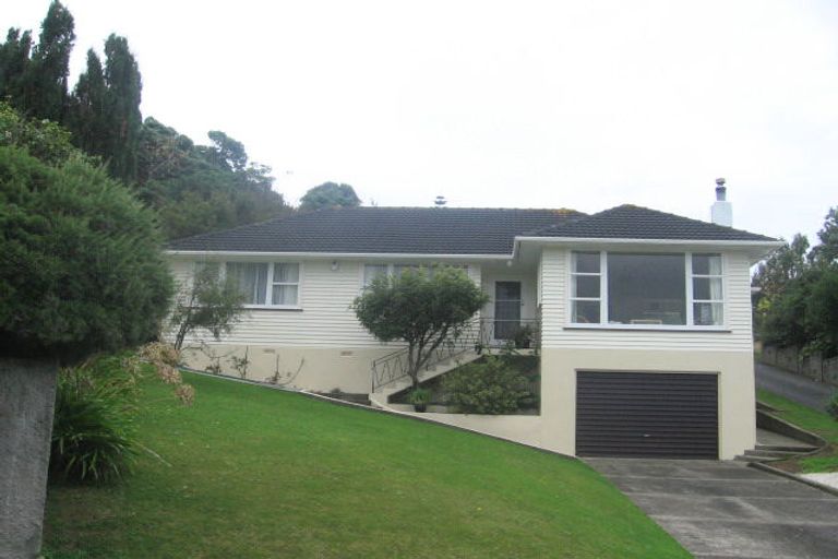 Photo of property in 27 Magnolia Grove, Maungaraki, Lower Hutt, 5010