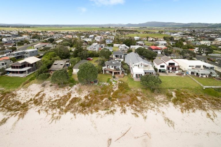 Photo of property in 131 Karewa Parade, Papamoa Beach, Papamoa, 3118