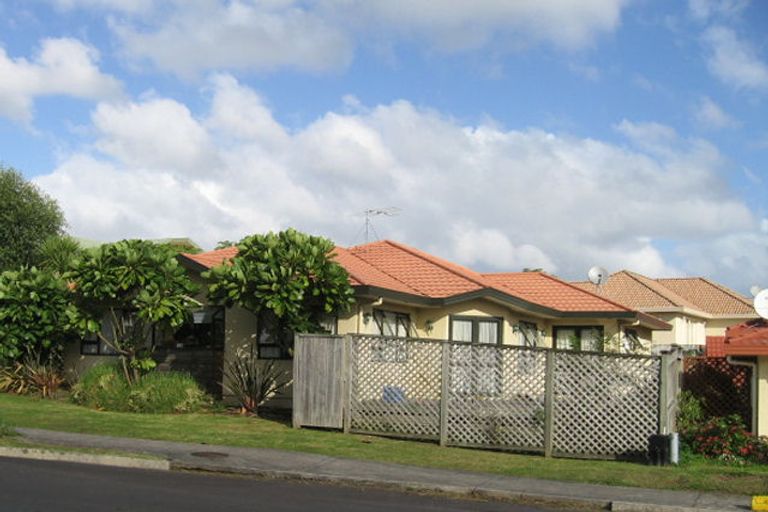 Photo of property in 3 Kasia Close, Massey, Auckland, 0614