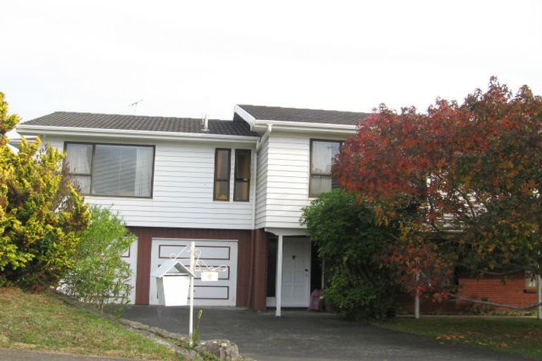 Photo of property in 4 Nuffield Street, Tawa, Wellington, 5028
