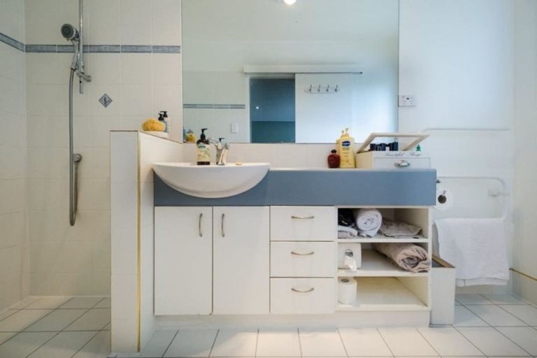 Photo of property in 79 Tawa Road, Kumeu, 0891