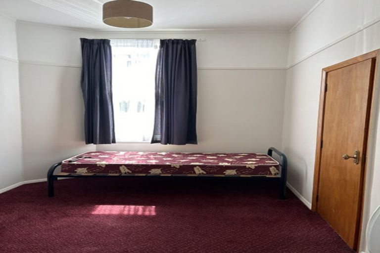 Photo of property in 61-61a Brougham Street, Mount Victoria, Wellington, 6011