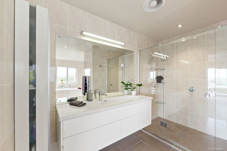 Photo of property in 170 Wade River Road, Wade Heads, Whangaparaoa, 0932