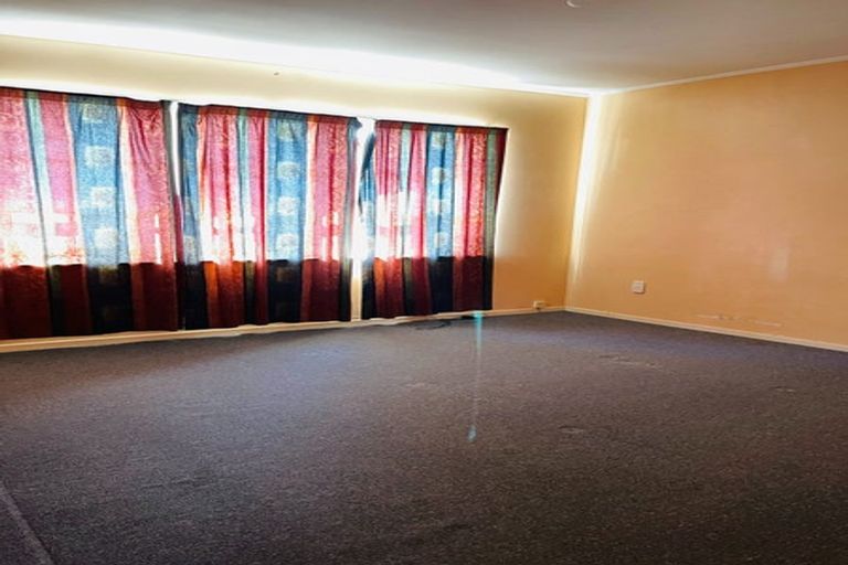 Photo of property in 422 Roscommon Road, Clendon Park, Auckland, 2103