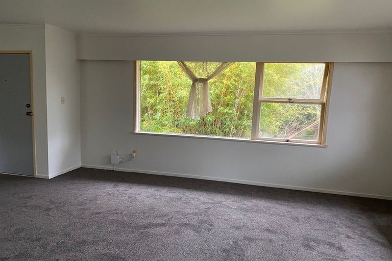 Photo of property in 23 Edgeworth Road, Glenfield, Auckland, 0629