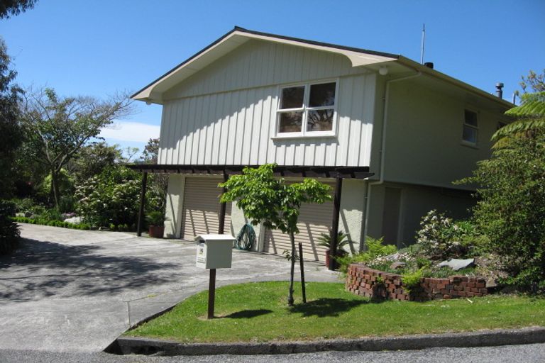 Photo of property in 16 Dorset Street, Picton, 7220