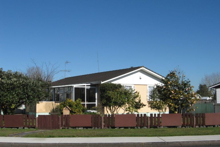 Photo of property in 103 Cargill Street, Papakura, 2110