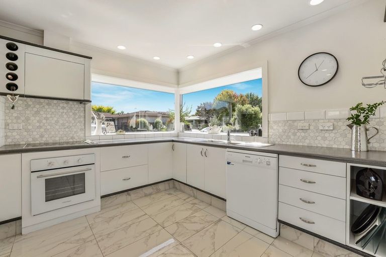 Photo of property in 70 Regency Crescent, Redwood, Christchurch, 8051