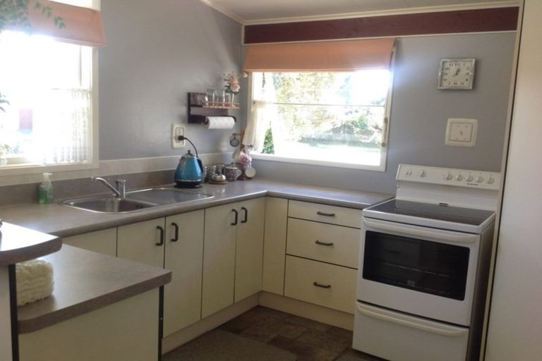 Photo of property in 22 High Street East, Waitara, 4320
