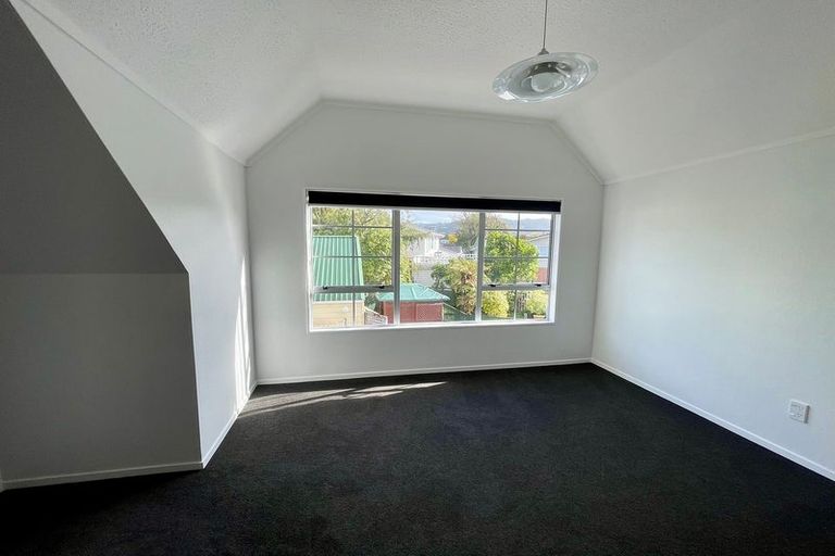 Photo of property in 18a Wai-iti Crescent, Woburn, Lower Hutt, 5010