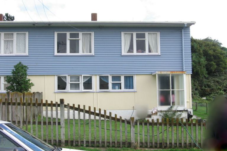 Photo of property in 16-18 Derby Place, Cannons Creek, Porirua, 5024