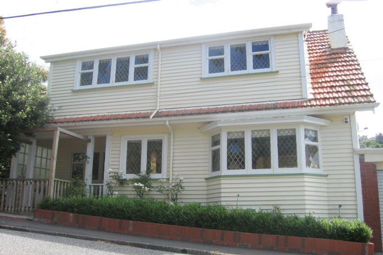 Photo of property in 12 Moana Road, Kelburn, Wellington, 6012