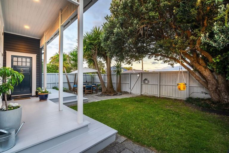 Photo of property in 1/20 Gladstone Road, Northcote, Auckland, 0627